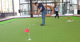 Putting Game at Rooftop
